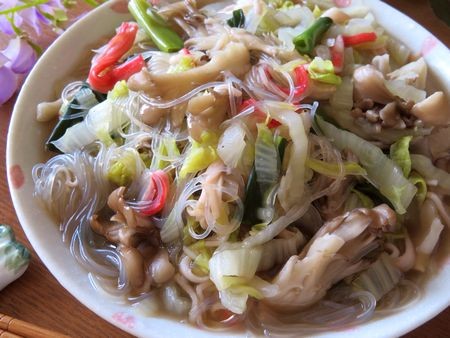 『フライパンで一発☆　細切り白菜と舞茸と春雨のうま煮』