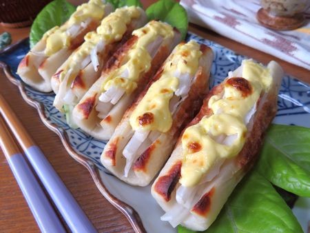 『おつまみにピッタリ♪　ちくわのザーサイ大根詰めマヨ焼き』