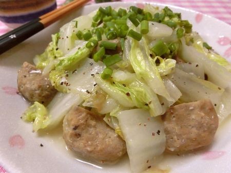 『いわしつみれでボリューム主菜☆　つみれと白菜の中華塩炒め』