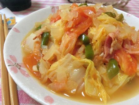 『水不使用☆　蒸すだけで濃厚♪　白菜とトマトとベーコンの蒸し煮』