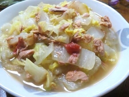 『水不使用☆　フライパンで簡単美味♪　白菜と梅ツナ蒸し煮』