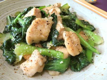 『深ウマ～♪　鶏むね肉とターサイの塩麹オイスターソース炒め』