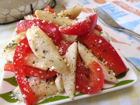 『炒めて美味しい♪　里芋とパプリカのガーリックチーズ炒め』