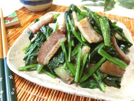 『お箸が止まらない♪　ほうれん草とベーコンのギー(澄ましバター)炒め』