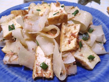 『ピリ辛甘♪　ひらひら大根と厚揚げのおかか柚子胡椒味噌マヨ炒め』