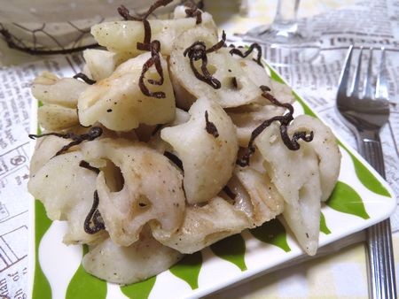 『塩昆布もきいてる♪　れんこんの澄ましバター炒め』