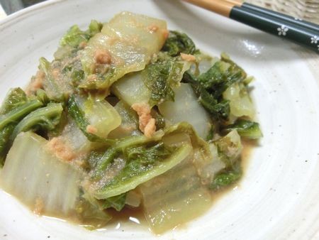 『水不使用、フライパンで一発☆　白菜と鮭フレークのオイスターソース蒸し煮』