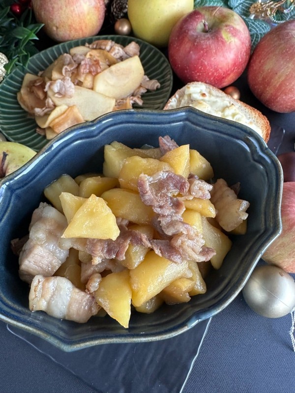 【冬の味覚】ちょっとドイツ風！りんごと豚肉コンソメ煮込み！』