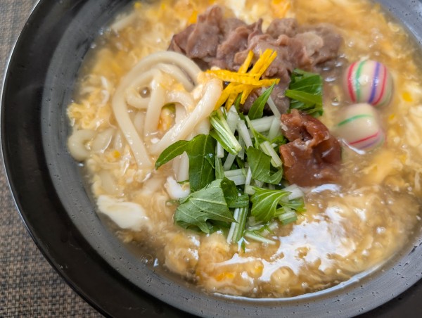 牛肉の旨煮のっけ鶏卵うどん♪☆♪☆♪
