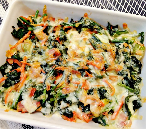 肉厚で旨味たっぷりのちぢみほうれん草のチーズ焼き☆西伊豆旅行♪