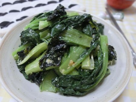『仕上げに韓国海苔で♪　ターサイのガーリックマヨ炒め』