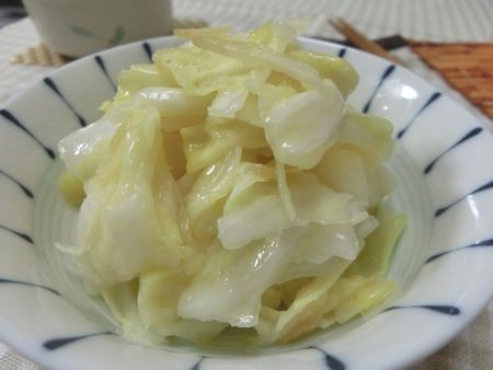 『ぎゅっぎゅっぎゅっで完成☆　キャベツと生姜の甘酢漬け』