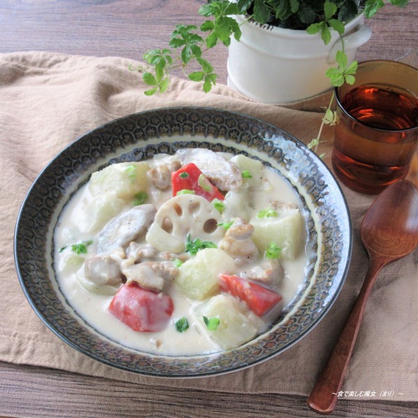 煮物の材料でルウなしで簡単に。冬の終わりを楽しむシチュー『全粒粉根菜シチュー』