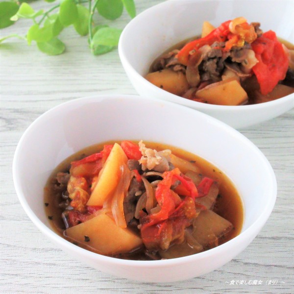 めんつゆとハーブ♪ノンオイルで電子レンジ調理。イタリアン風肉じゃが『牛肉とジャガイモのトマト煮』