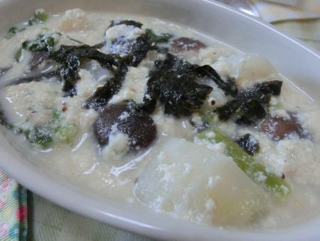 『ホワイトソース要らず♪　豆腐でカブと椎茸の海苔シチュー』