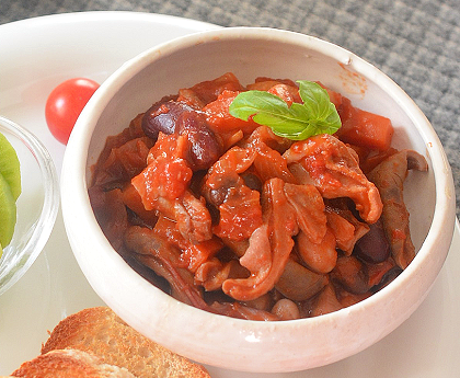 トリッパ風　豚ガツ（モツ）と野菜のトマト煮込み♪