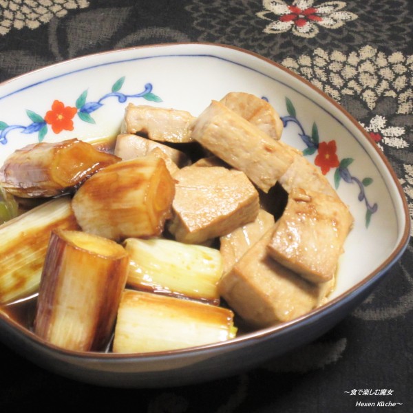 フライパンで手軽に作れて唸る「ねぎま」。大さじ1で作る『下仁田ねぎとマグロ焼き』