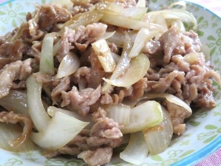 『にんにく＋生姜が美味い♪　豚こま肉と玉ねぎのにんにく生姜炒め』