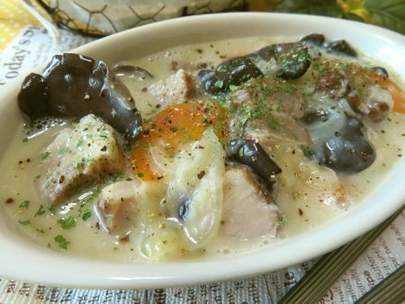 『小麦粉不使用☆　ヒラタケとベーコンのとろとろシチュー』