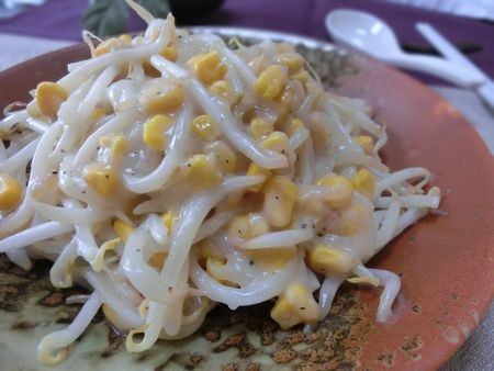 『食材2つでボリューム副菜☆　もやしとコーンのちゃんぽん風炒め』
