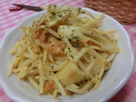 『簡単節約副菜☆　もやしとちくわのカレーマヨ炒め』