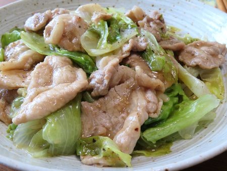『オイスターソース＋ポン酢が美味い♪　豚こまとレタスのオイポン炒め』