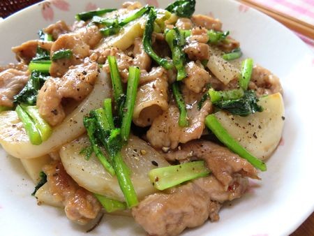 『甘辛味にヤミツキ♪　豚こま肉とかぶのオイスターペッパー炒め』