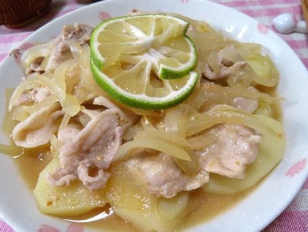 『フライパンで10分☆　お肉やわらか♪　ズボラな味噌肉じゃが』