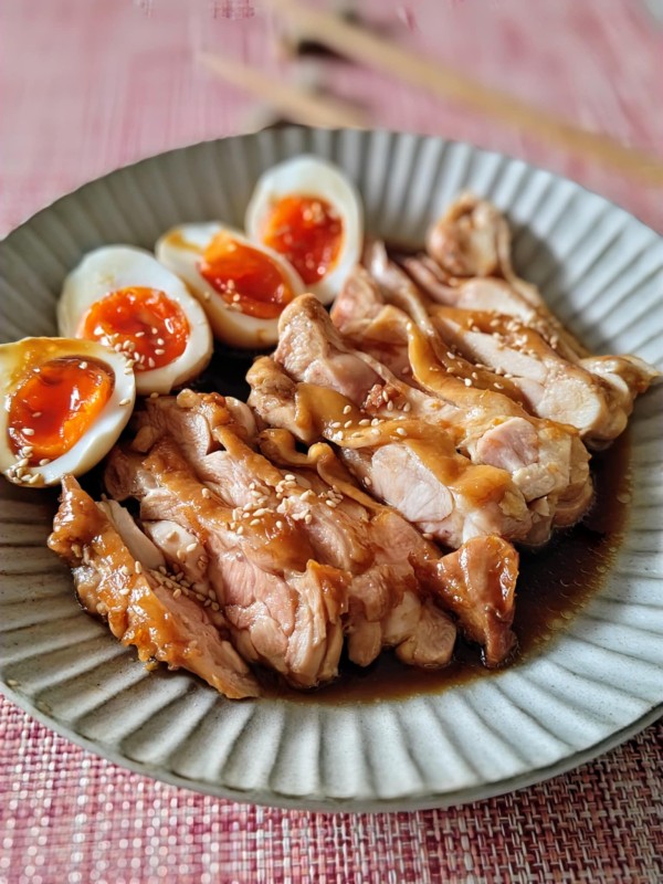 『【旨すぎる！鶏チャーシュー】煮込むだけで出来上がり。』