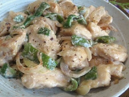 『くったり野菜がからむよ♪　鶏むね肉とピーマンのポンマヨ炒め』
