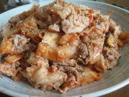 『オイスターソースで深ウマい♪　豚こま肉と絹揚げのキムチ炒め』
