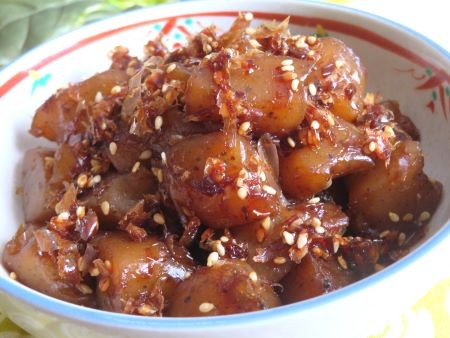 『煮からめるだけでヘルシー副菜♪　こんにゃくの甘辛煮』