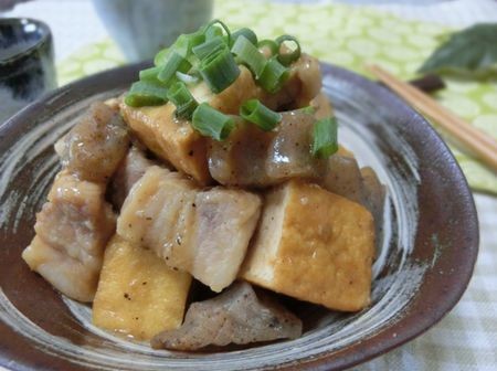 『フライパンでしみっしみ♪　豚こんにゃく厚揚げの炒め煮　』