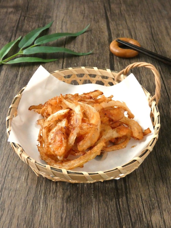 『米粉でサクサク！「新玉葱と桜エビのかき揚げ』