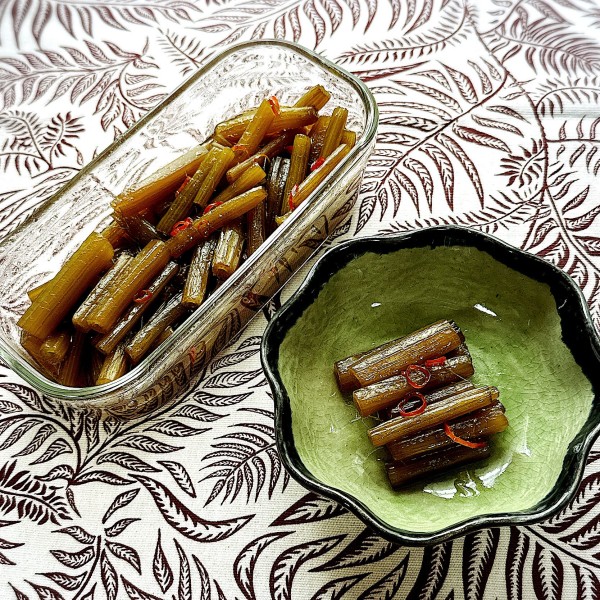 『お弁当に春の味覚【フキの炒め煮】』
