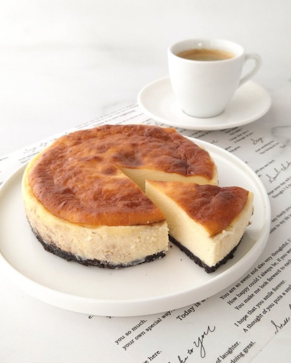 『12cmの蒸し焼きチーズケーキ〈ボトムの溶かしバターやチーズを室温に戻すのもおまかせオーブン〉』