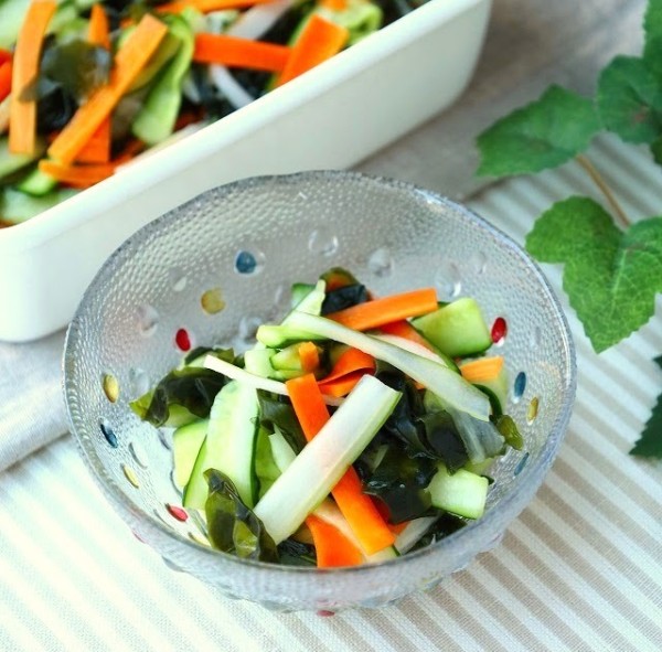 レモンでさっぱり～三色野菜のすっぱサラダ (レシピ)