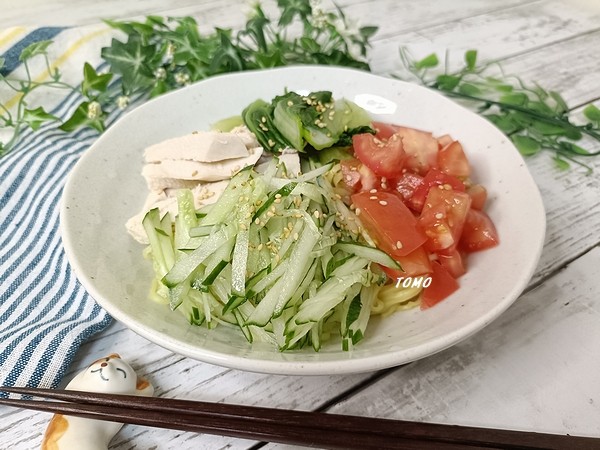 タンパク質をしっかり取りたかったので♪鶏胸肉と青梗菜の冷やし中華