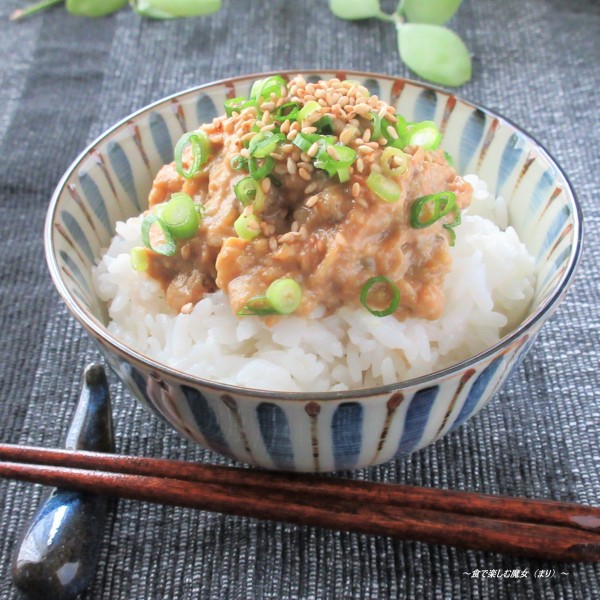茄子でご飯のお供。ヘルシー簡単なすレシピ『焼きナスごま味噌』ご飯に合う＆進む♪お酒にも♪