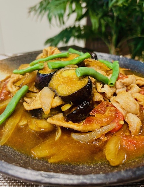 暑い時期にピッタリ!パパッと簡単豚薄切り肉と茄子のカレー風味炒め～おやつはベーくドチーズケーキ