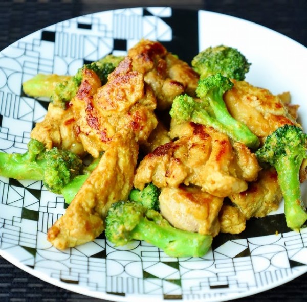 鶏肉とブロッコリーのタンドリー炒め (レシピ)