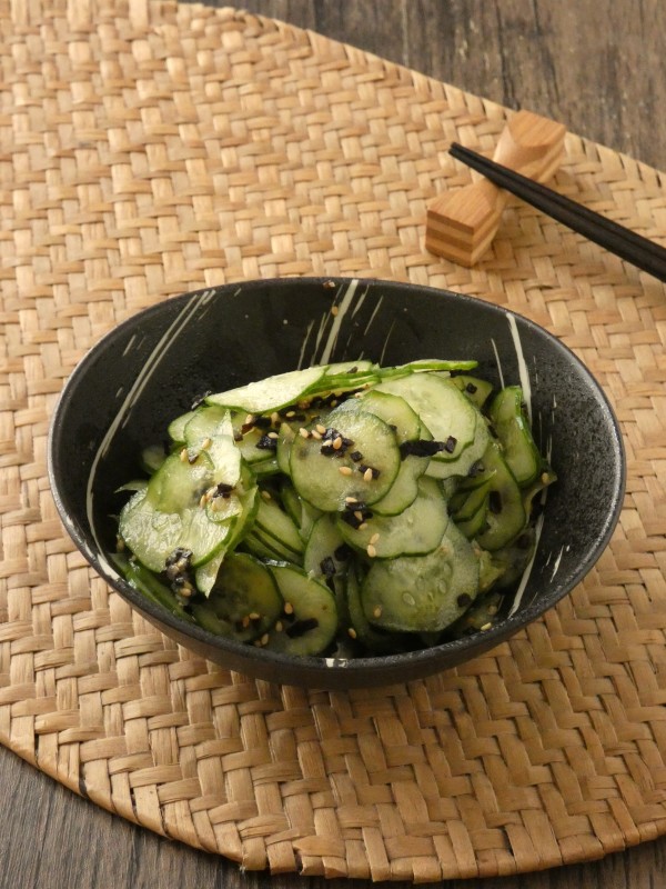 『材料4つ！「キュウリの塩昆布ナムル」』