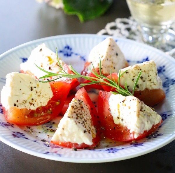 まるでカプレーゼ ? おしゃれな塩豆腐トマトの簡単レシピ  (フーディストノート掲載!