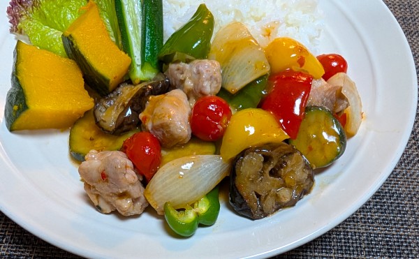 野菜が美味しいごはんがすすむ☆チキンと夏野菜のピリ辛甘酢炒め♪☆♪☆♪