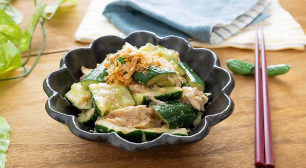 レンジで簡単！コクうまさっぱりで夏バテ予防にも「ささみときゅうりのごま味噌和え」の作り方