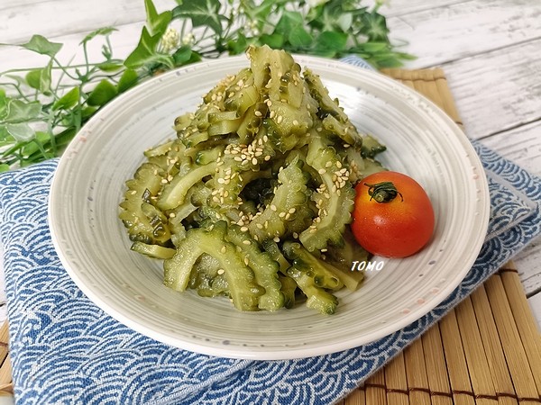 レンジで簡単♪苦みを緩和！ゴーヤの中華和え