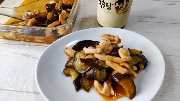 茄子が美味で止まらない！ヘルシー鶏むね肉の韓国風レンジ蒸し！めんつゆとごま油、コチュジャンで簡単