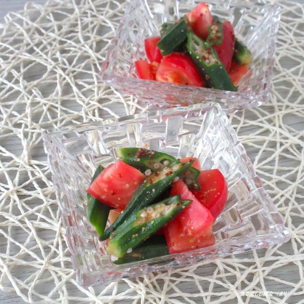 火を使わず、手軽に作る。食が進む夏野菜おかず『オクラとトマトのマスタードサラダ』