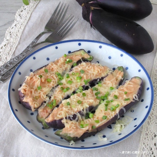 火を使わない。切ってレンチン塗って完成♪手軽に食欲そそるおかず『なすの明太チーズ』