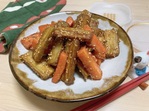 箸がとまらない！ごぼうとにんじんの甘辛炒めレシピ！